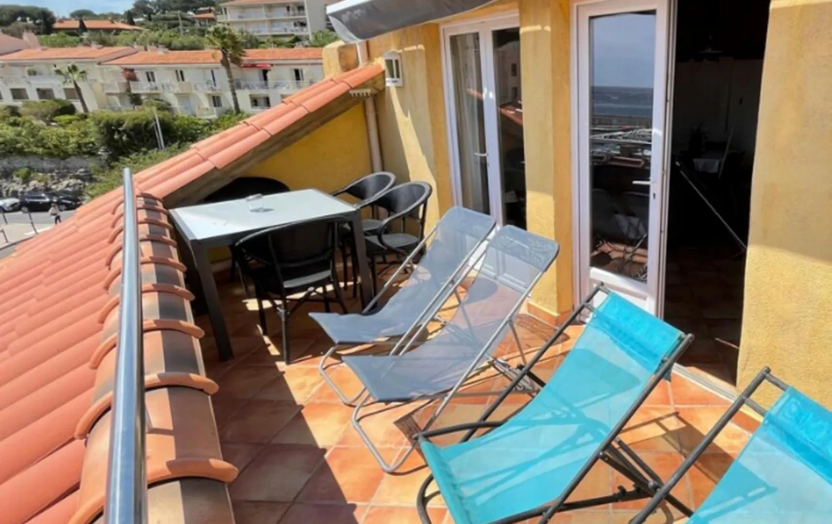 Appartement La Perle de CassisTerrasse Vue MerPort de Cassis France